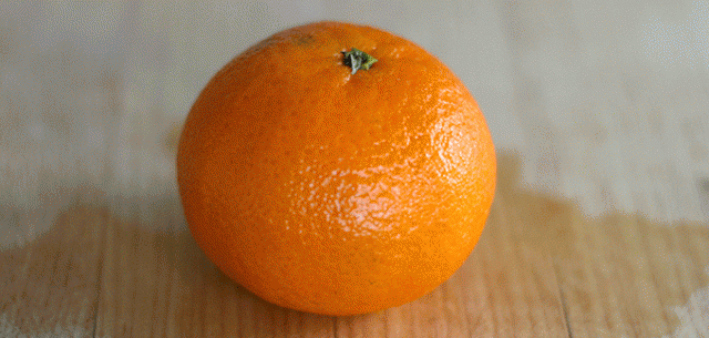 Очистить апельсин от кожуры